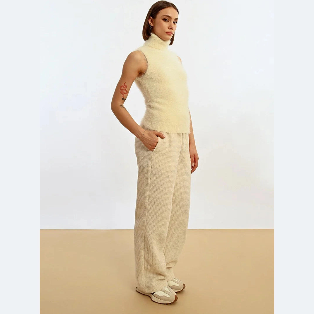 Molly Bracken Textured Sleeveless Turtleneck