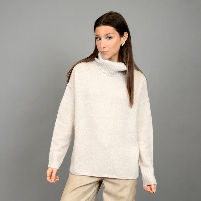 Lola's Room Long Sleeve Turtle Neck Pullover