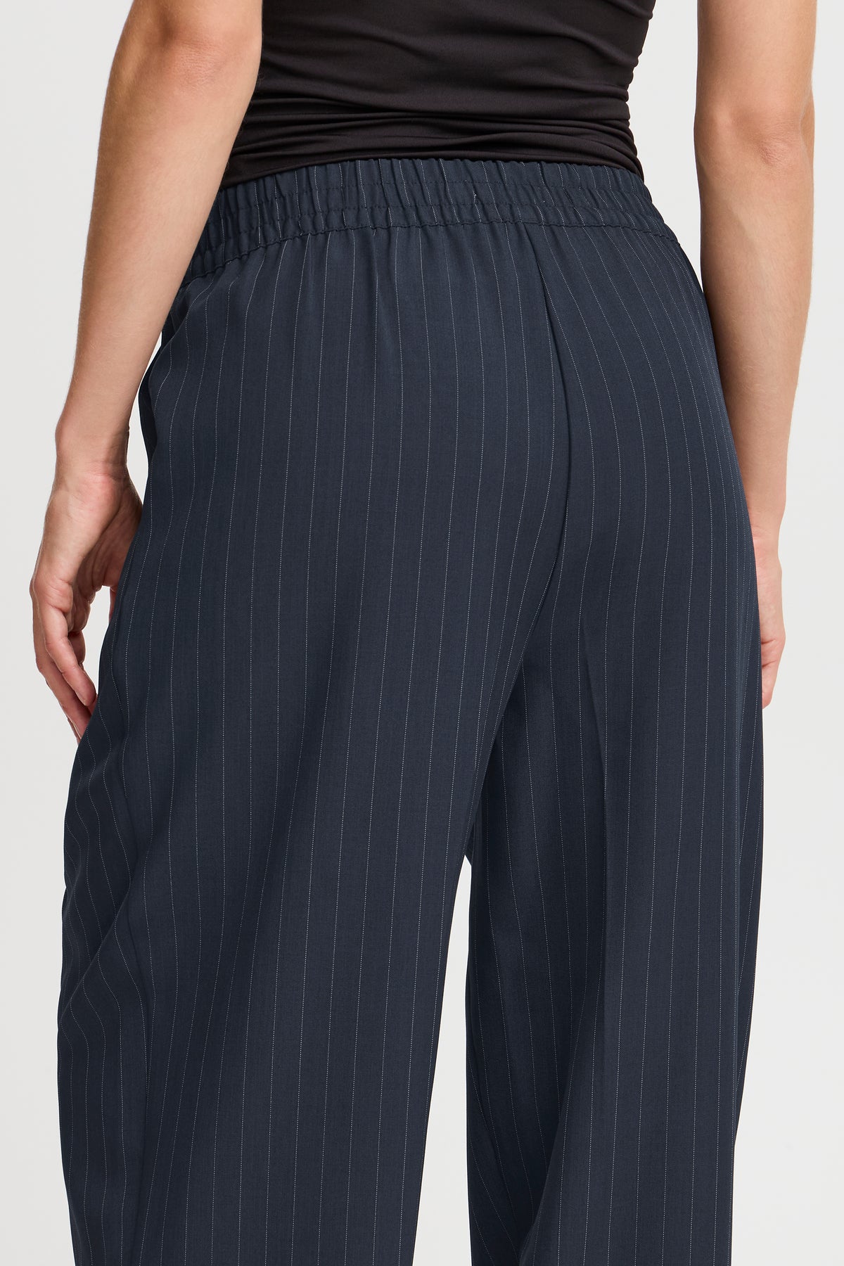 b.young Midde Barrel Pant